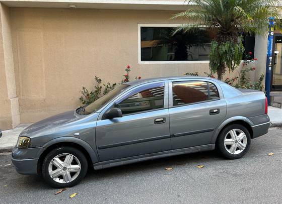 CHEVROLET ASTRA 1.8 MPFI GL SEDAN 8V GASOLINA 4P MANUAL CHEVROLET ASTRA 1.8 MPFI GL SEDAN 8V GASOLINA 4P MANUAL